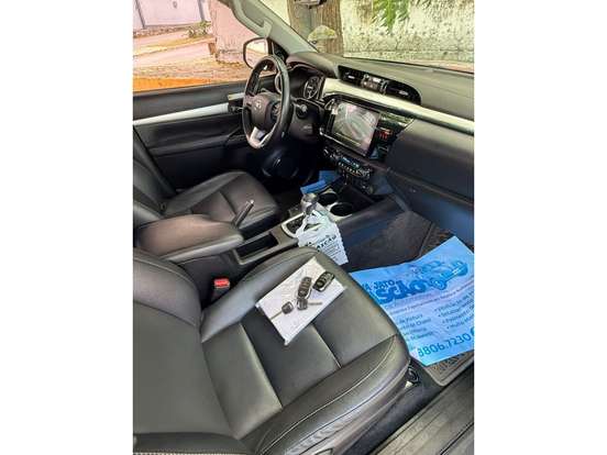 TOYOTA-HILUX-2.8 D-4D TURBO DIESEL CD GR-S 4X4 AUTOMÁTICO TOYOTA-HILUX-2023