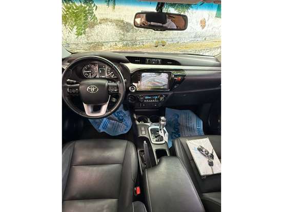 TOYOTA-HILUX-2.8 D-4D TURBO DIESEL CD GR-S 4X4 AUTOMÁTICO TOYOTA-HILUX-2023