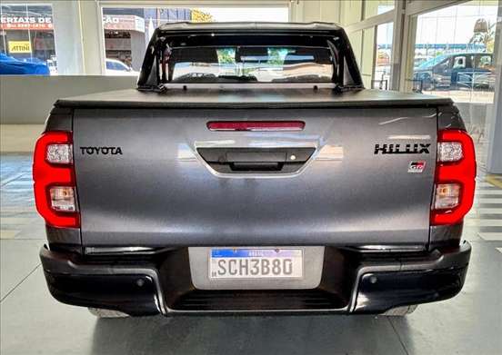 TOYOTA-HILUX-2023