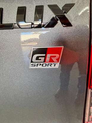 TOYOTA-HILUX-2023