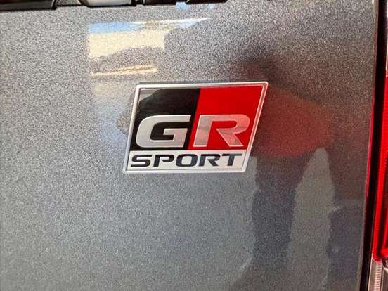 TOYOTA-HILUX-2.8 D-4D TURBO DIESEL CD GR-S 4X4 AUTOMÁTICO TOYOTA-HILUX-2023