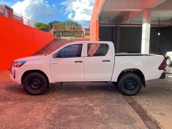 TOYOTA-HILUX-2.8 D-4D TURBO DIESEL CD POWER PACK 4X4 AUTOMÁTICO TOYOTA-HILUX-2024