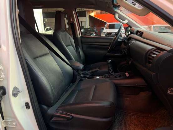 TOYOTA-HILUX-2.8 D-4D TURBO DIESEL CD POWER PACK 4X4 AUTOMÁTICO TOYOTA-HILUX-2024