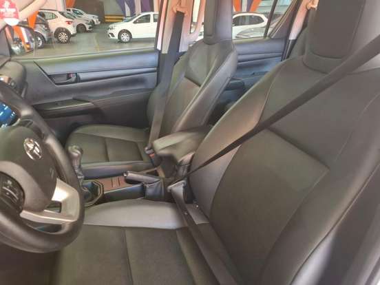 TOYOTA-HILUX-2024