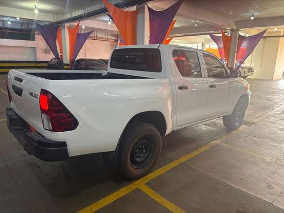 TOYOTA-HILUX-2.8 D-4D TURBO DIESEL CD POWER PACK 4X4 AUTOMÁTICO TOYOTA-HILUX-2024