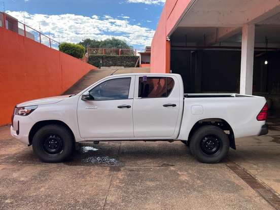 TOYOTA-HILUX-2.8 D-4D TURBO DIESEL CD POWER PACK 4X4 AUTOMÁTICO TOYOTA-HILUX-2024