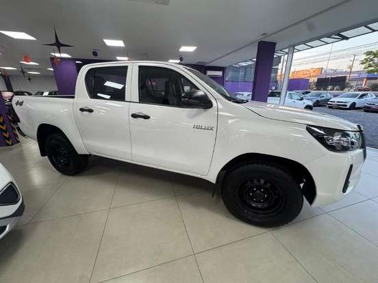 TOYOTA-HILUX-2.8 D-4D TURBO DIESEL CD POWER PACK 4X4 AUTOMÁTICO TOYOTA-HILUX-2024