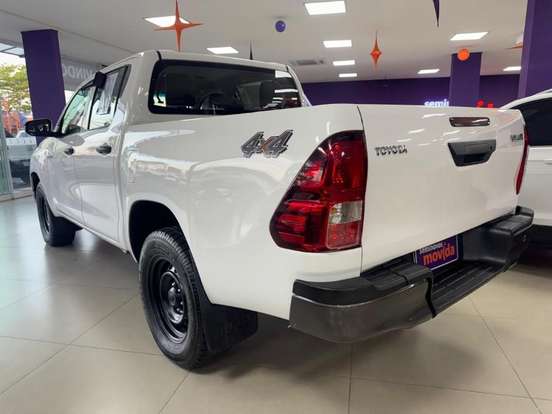 TOYOTA-HILUX-2024