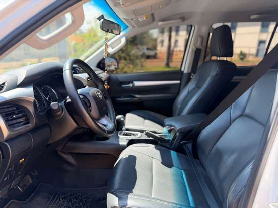 TOYOTA-HILUX-2.8 D-4D TURBO DIESEL CD POWER PACK 4X4 AUTOMÁTICO TOYOTA-HILUX-2025