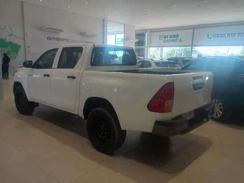 TOYOTA-HILUX-2024