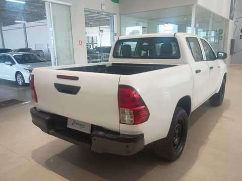 TOYOTA-HILUX-2024