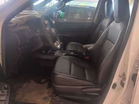 TOYOTA-HILUX-2024