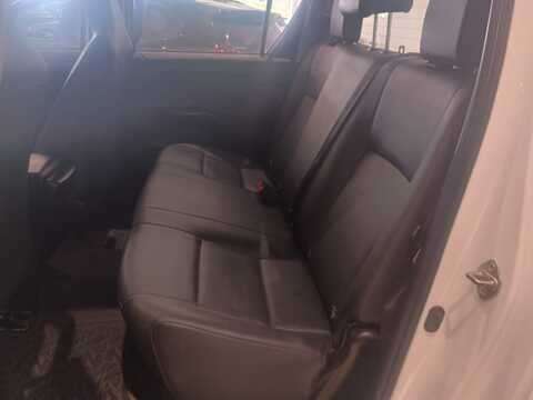 TOYOTA-HILUX-2024