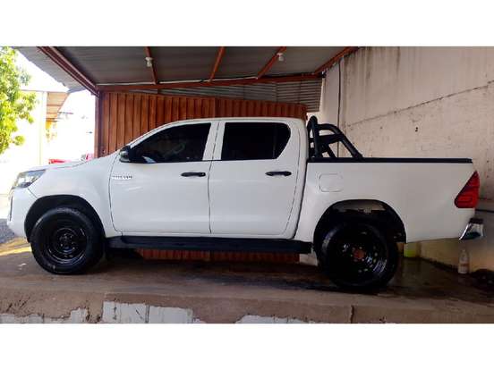 TOYOTA-HILUX-2.8 D-4D TURBO DIESEL CD POWER PACK 4X4 MANUAL TOYOTA-HILUX-2020