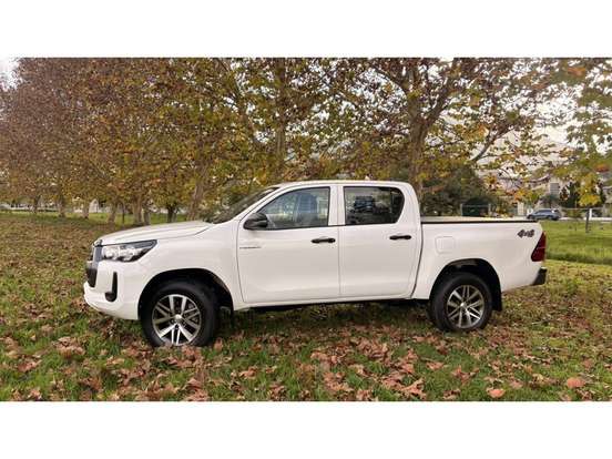 TOYOTA-HILUX-2024