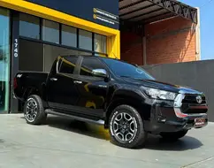 TOYOTA HILUX 2.8 D-4D TURBO DIESEL CD SR 4X4 AUTOMÁTICO TOYOTA HILUX 2.8 D-4D TURBO DIESEL CD SR 4X4 AUTOMÁTICO