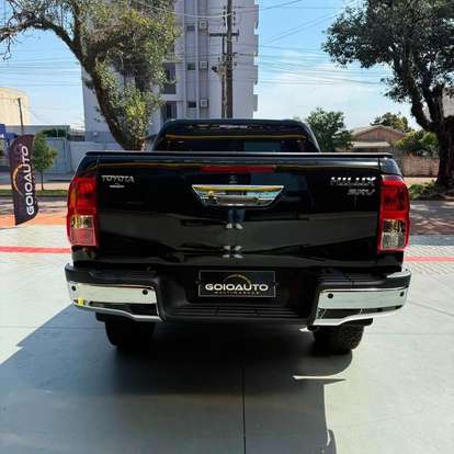 TOYOTA-HILUX-2023