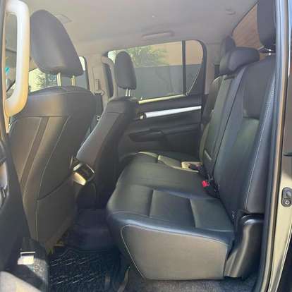 TOYOTA-HILUX-2023