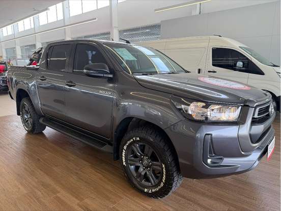 TOYOTA-HILUX-2024