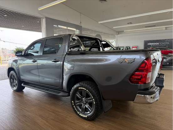 TOYOTA-HILUX-2.8 D-4D TURBO DIESEL CD SR 4X4 AUTOMÁTICO TOYOTA-HILUX-2024