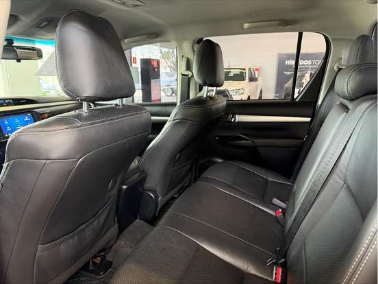 TOYOTA-HILUX-2024