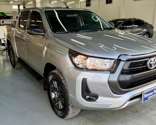 TOYOTA-HILUX-2024
