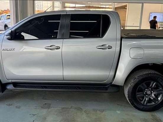 TOYOTA-HILUX-2.8 D-4D TURBO DIESEL CD SR 4X4 AUTOMÁTICO TOYOTA-HILUX-2024