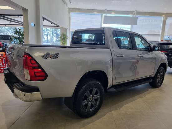 TOYOTA-HILUX-2.8 D-4D TURBO DIESEL CD SR 4X4 AUTOMÁTICO TOYOTA-HILUX-2026