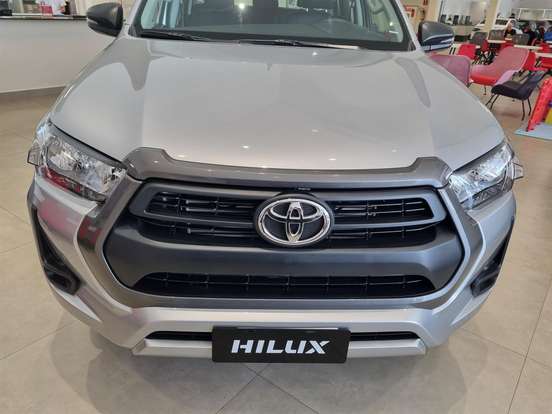 TOYOTA-HILUX-2.8 D-4D TURBO DIESEL CD SR 4X4 AUTOMÁTICO TOYOTA-HILUX-2026