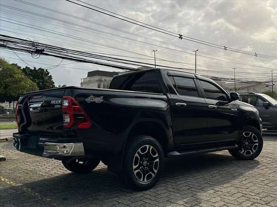 TOYOTA-HILUX-2.8 D-4D TURBO DIESEL CD SRV 4X4 AUTOMÁTICO TOYOTA-HILUX-2025