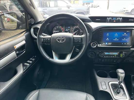 TOYOTA-HILUX-2025