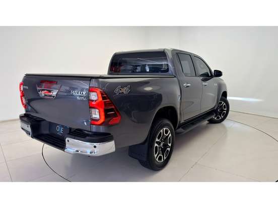 TOYOTA-HILUX-2025