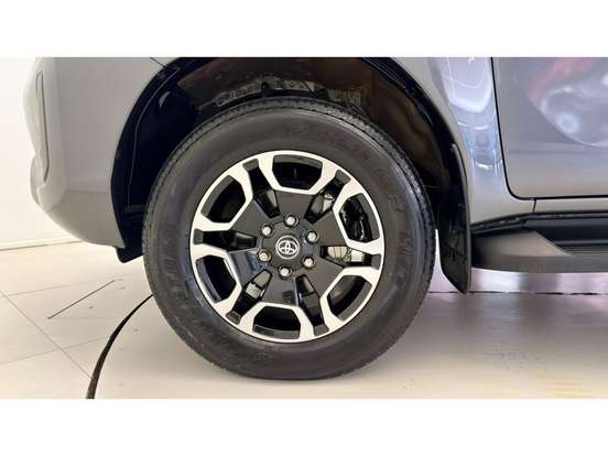 TOYOTA-HILUX-2025