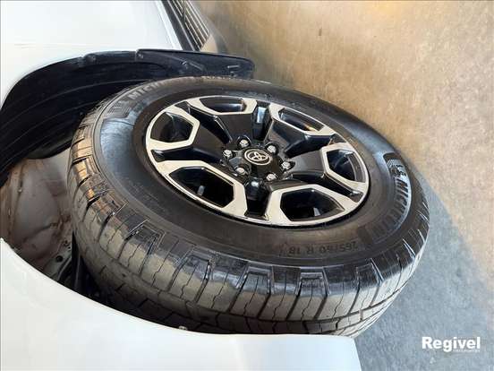 TOYOTA-HILUX-2.8 D-4D TURBO DIESEL CD SRV 4X4 AUTOMÁTICO TOYOTA-HILUX-2023