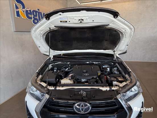 TOYOTA-HILUX-2.8 D-4D TURBO DIESEL CD SRV 4X4 AUTOMÁTICO TOYOTA-HILUX-2023