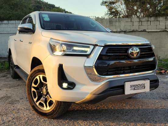 TOYOTA-HILUX-2.8 D-4D TURBO DIESEL CD SRX 4X4 AUTOMÁTICO TOYOTA-HILUX-2024