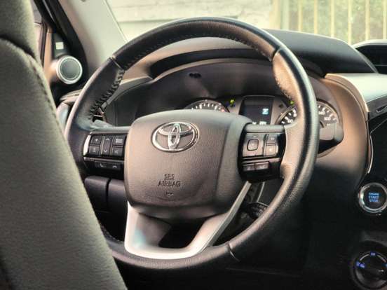 TOYOTA-HILUX-2024