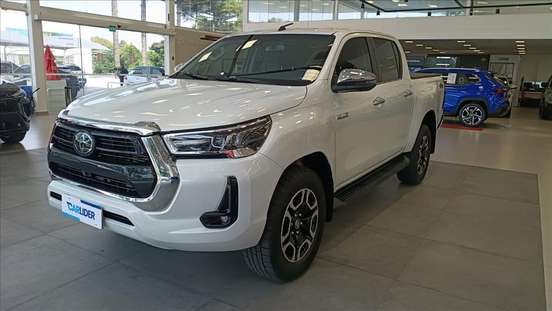 TOYOTA-HILUX-2.8 D-4D TURBO DIESEL CD SRX 4X4 AUTOMÁTICO TOYOTA-HILUX-2023