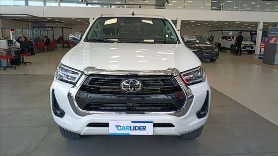 TOYOTA-HILUX-2023