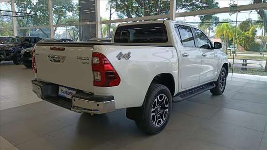 TOYOTA-HILUX-2023