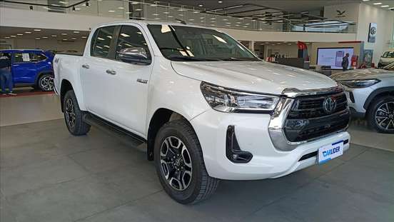 TOYOTA-HILUX-2023