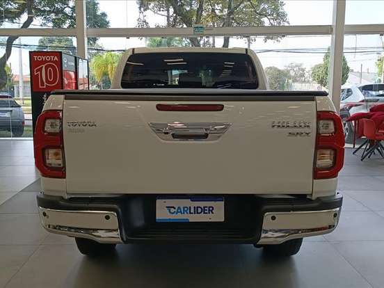 TOYOTA-HILUX-2.8 D-4D TURBO DIESEL CD SRX 4X4 AUTOMÁTICO TOYOTA-HILUX-2023