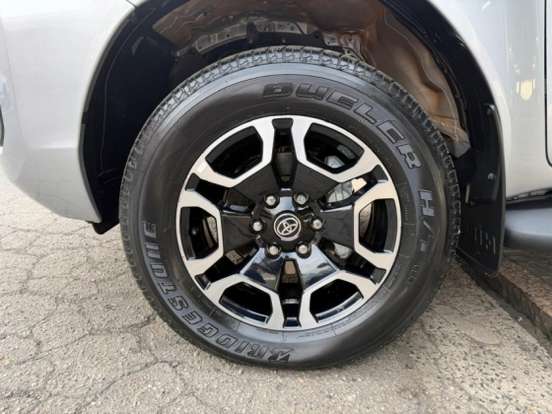 TOYOTA-HILUX-2025