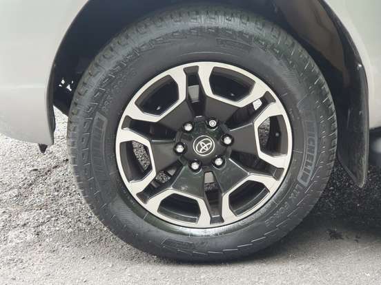 TOYOTA-HILUX-2021