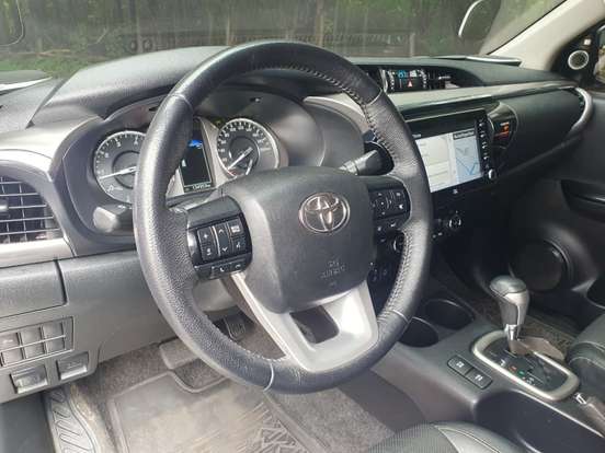 TOYOTA-HILUX-2.8 D-4D TURBO DIESEL CD SRX 4X4 AUTOMÁTICO TOYOTA-HILUX-2021