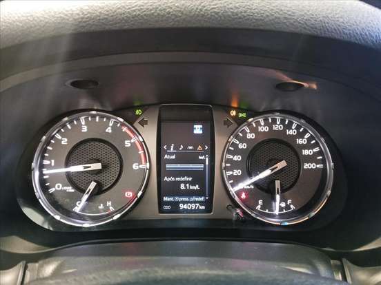 TOYOTA-HILUX-2.8 D-4D TURBO DIESEL CD SRX 4X4 AUTOMÁTICO TOYOTA-HILUX-2023