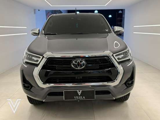 TOYOTA-HILUX-2.8 D-4D TURBO DIESEL CD SRX 4X4 AUTOMÁTICO TOYOTA-HILUX-2025