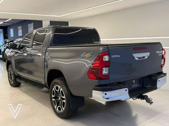 TOYOTA-HILUX-2025