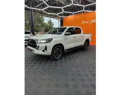 TOYOTA HILUX 2.8 D-4D TURBO DIESEL CD SRX 4X4 AUTOMÁTICO TOYOTA HILUX 2.8 D-4D TURBO DIESEL CD SRX 4X4 AUTOMÁTICO