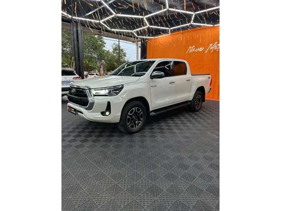 TOYOTA-HILUX-2.8 D-4D TURBO DIESEL CD SRX 4X4 AUTOMÁTICO TOYOTA-HILUX-2022